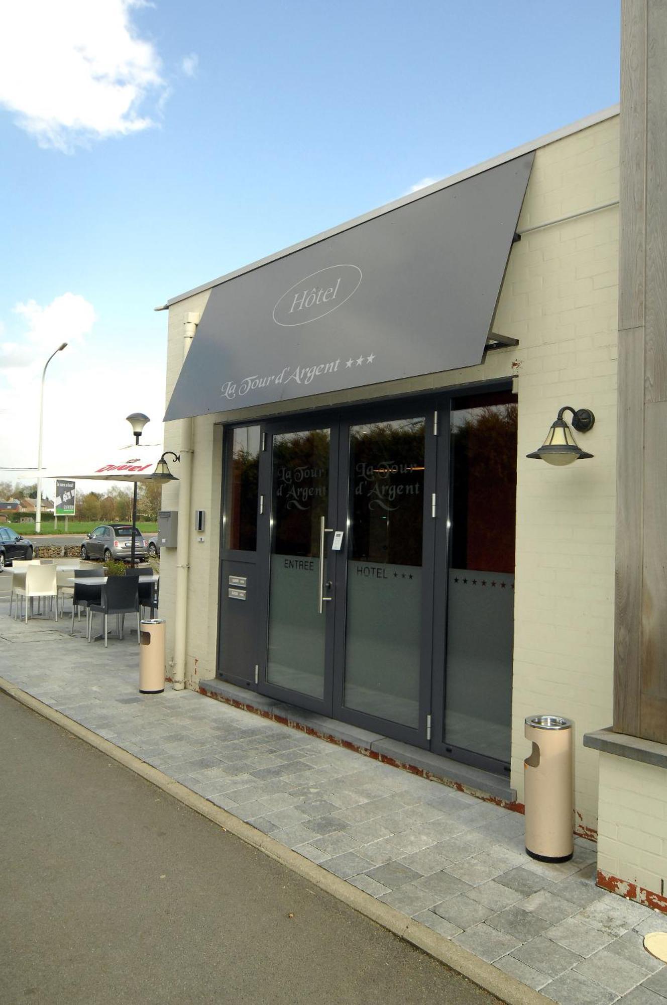 Hotel Le Saint Loup Gembloers Buitenkant foto