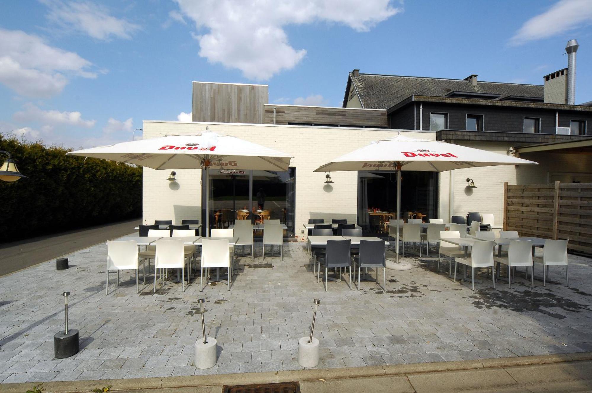 Hotel Le Saint Loup Gembloers Buitenkant foto