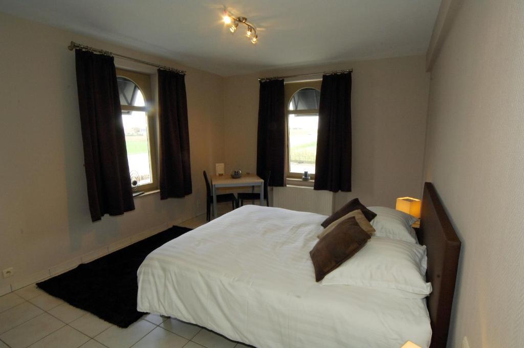 Hotel Le Saint Loup Gembloers Kamer foto